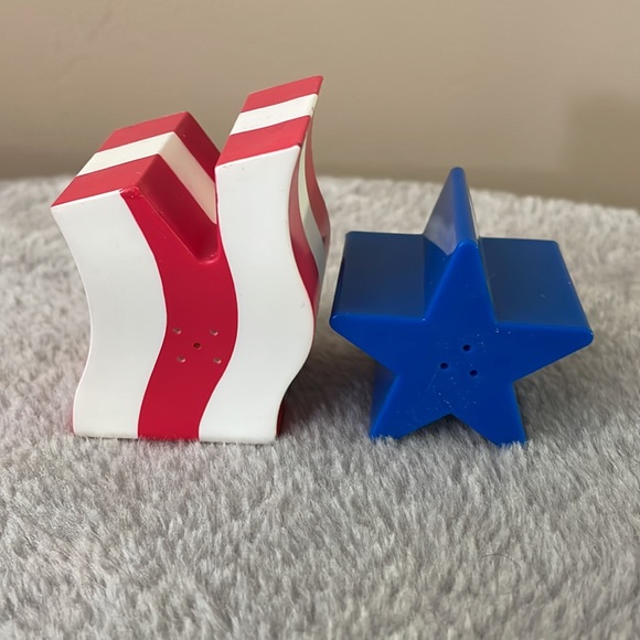 Patriotic Star & Stripes salt & pepper set Nwot - Picture 2 of 5